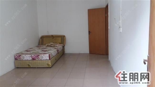 广雅路口八一路19号步步高正对面单位宿舍90平方3室1厅