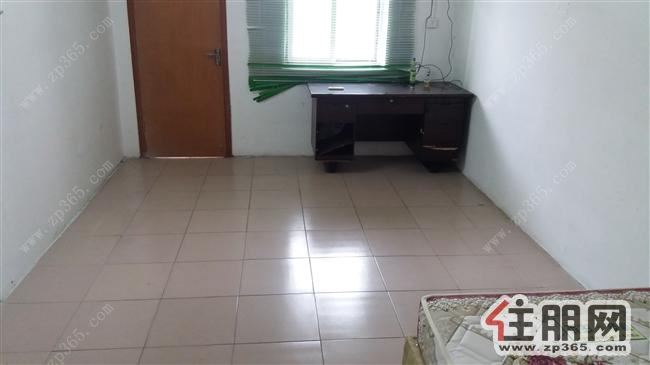 广雅路口八一路19号步步高正对面单位宿舍90平方3室1厅