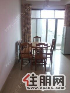 百合花园三房一厅一卫。