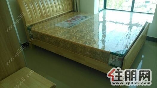 碧桂华庭,全新装修3房2厅2600