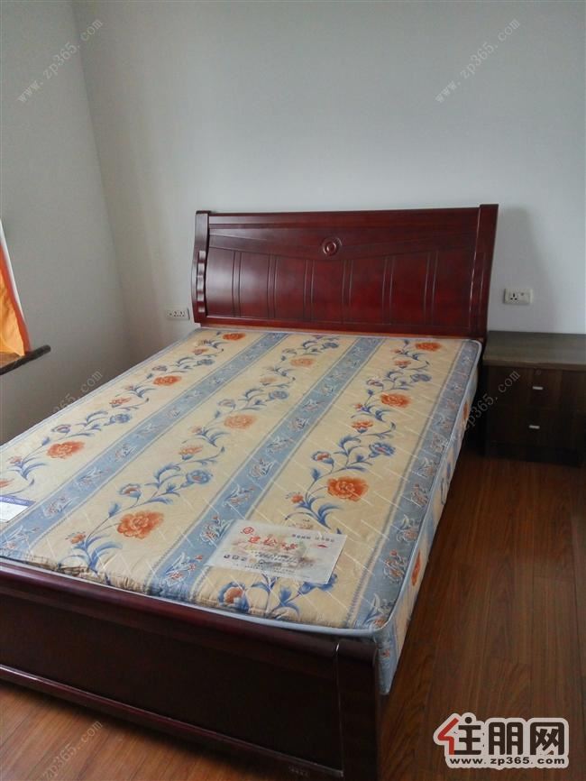 户型方正,公摊少