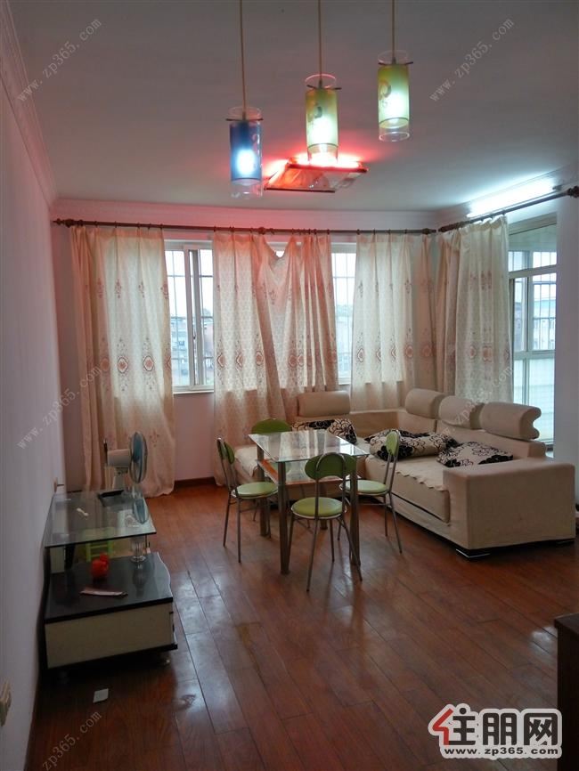 户型方正,公摊少