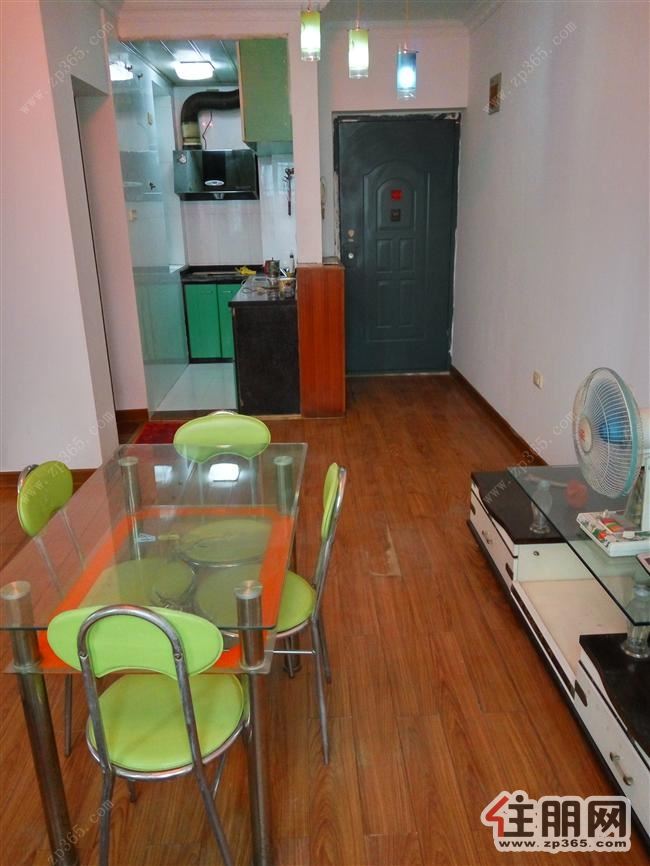 户型方正,公摊少