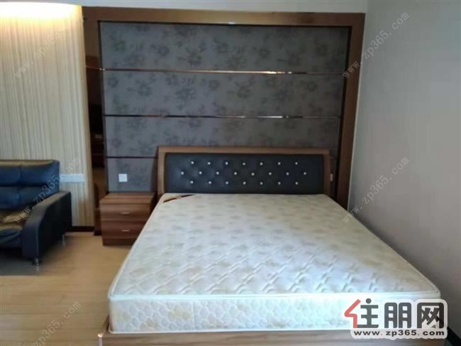 唐人街单身公寓