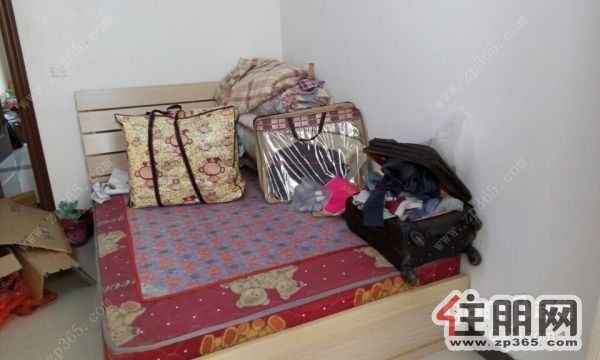 3室1厅1厨1卫合租还有两个空房间,房租600每月水电均摊