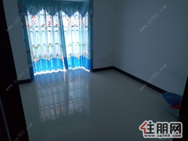七里香溪大三房,家电家具齐全,现在业主1400出租