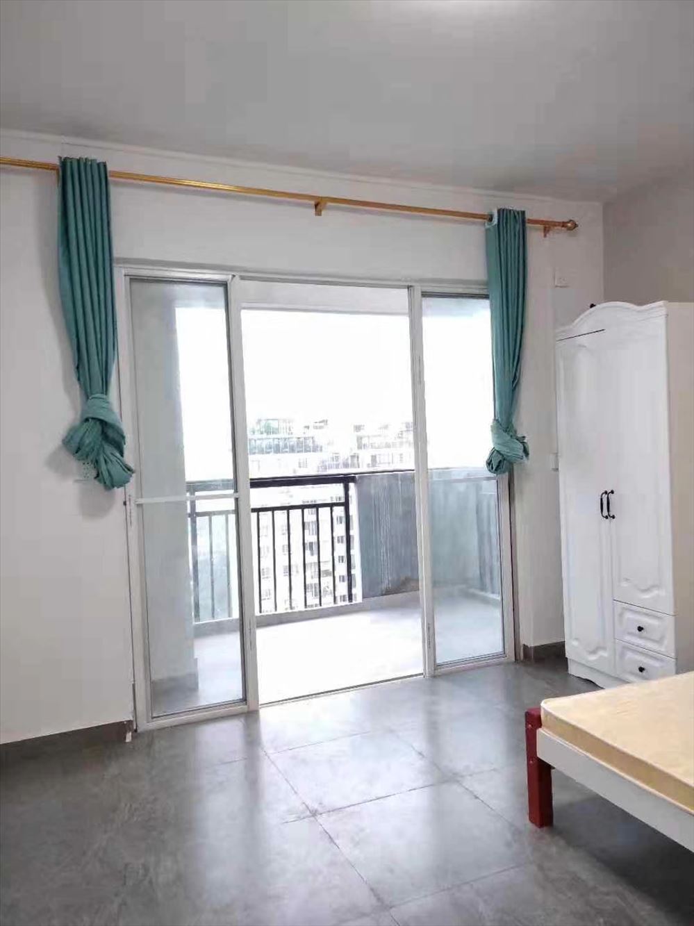 清川地铁口旁怡和信苑