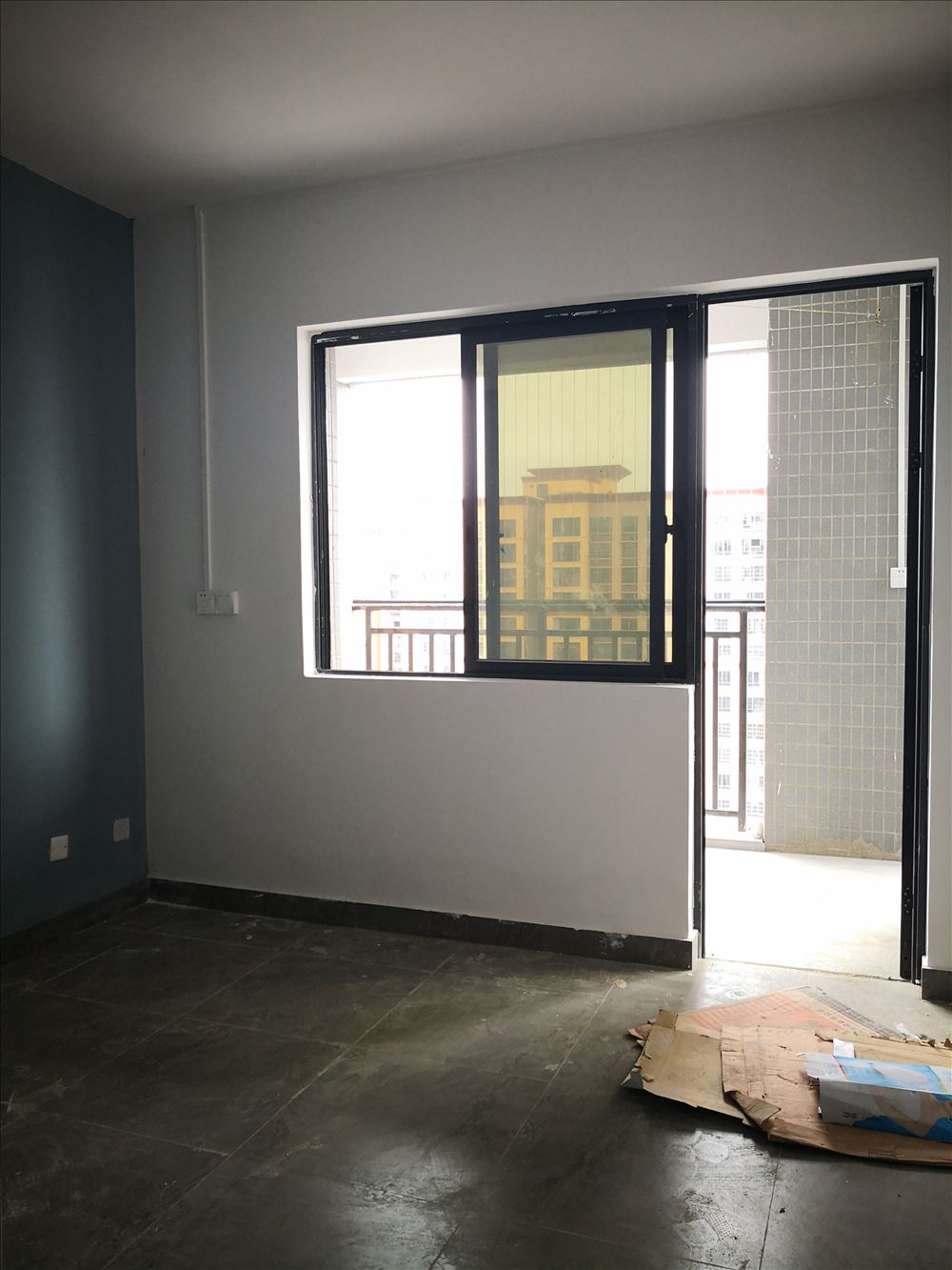 清川地铁口旁怡和信苑