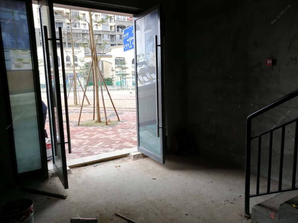 广西南宁五象大道良庆万达茂商务区临街铺面出租