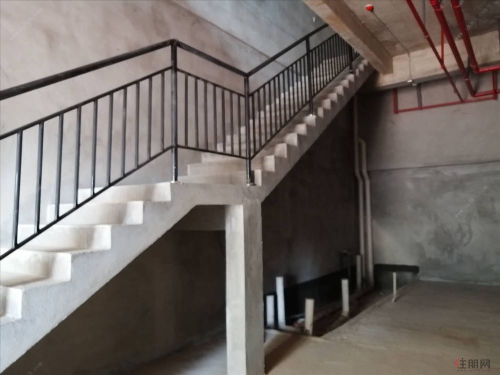 广西南宁五象大道良庆万达茂商务区临街铺面出租