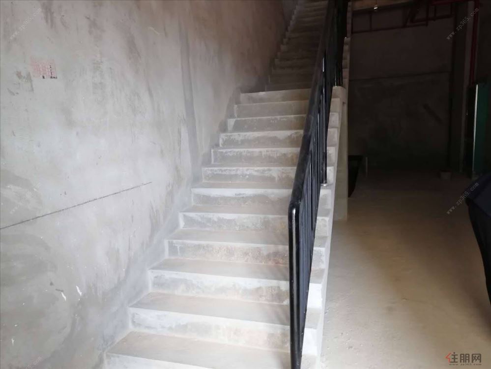 广西南宁五象大道良庆万达茂商务区临街铺面出租