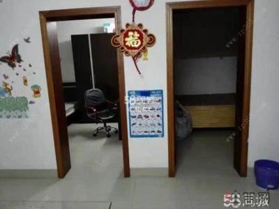 鱼峰区-荣军路白云小区旁五里桥小区2楼2室一厅有空调家具家电带车库仅租1100