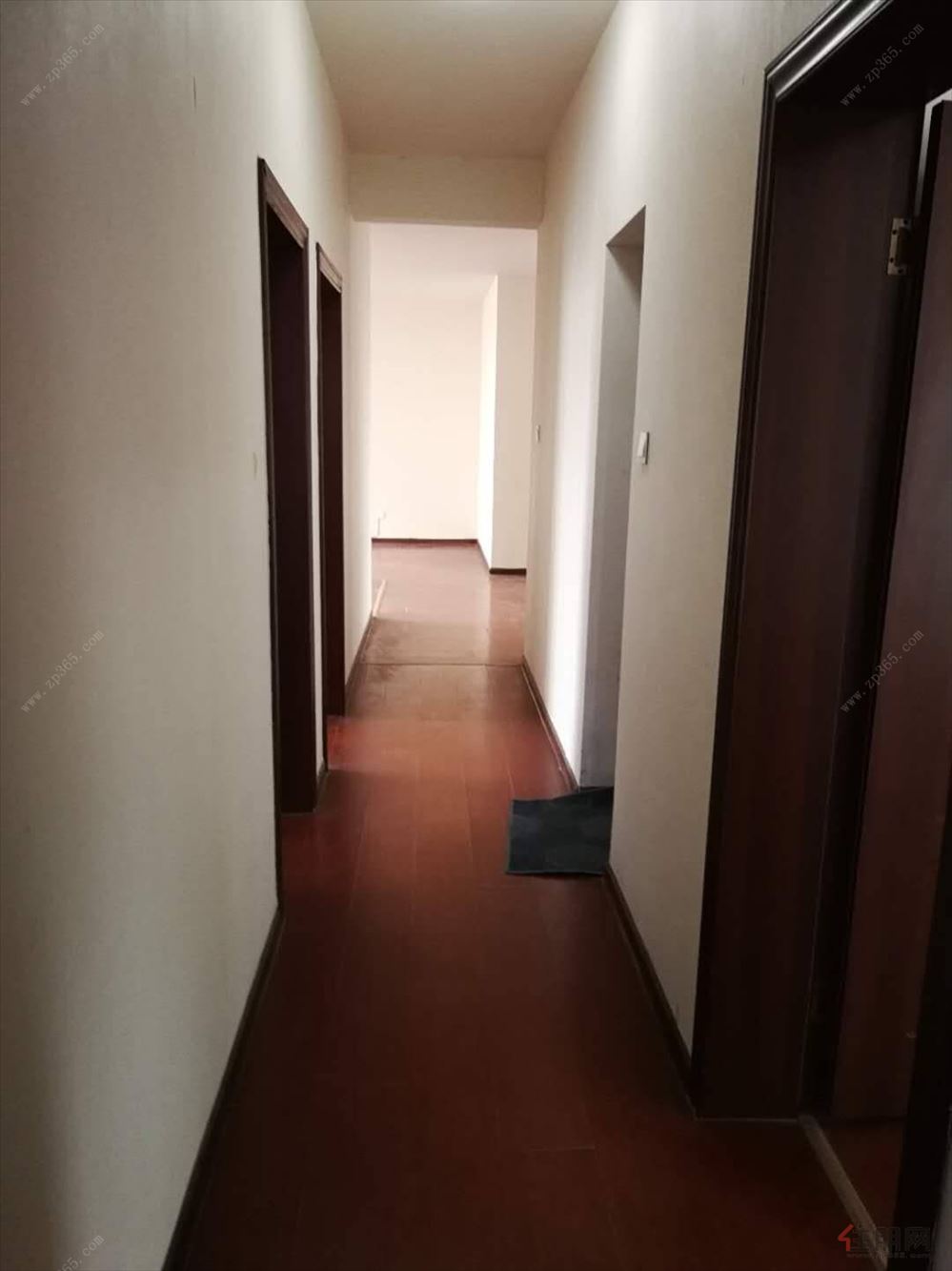 地铁站旁新竹路4房2厅