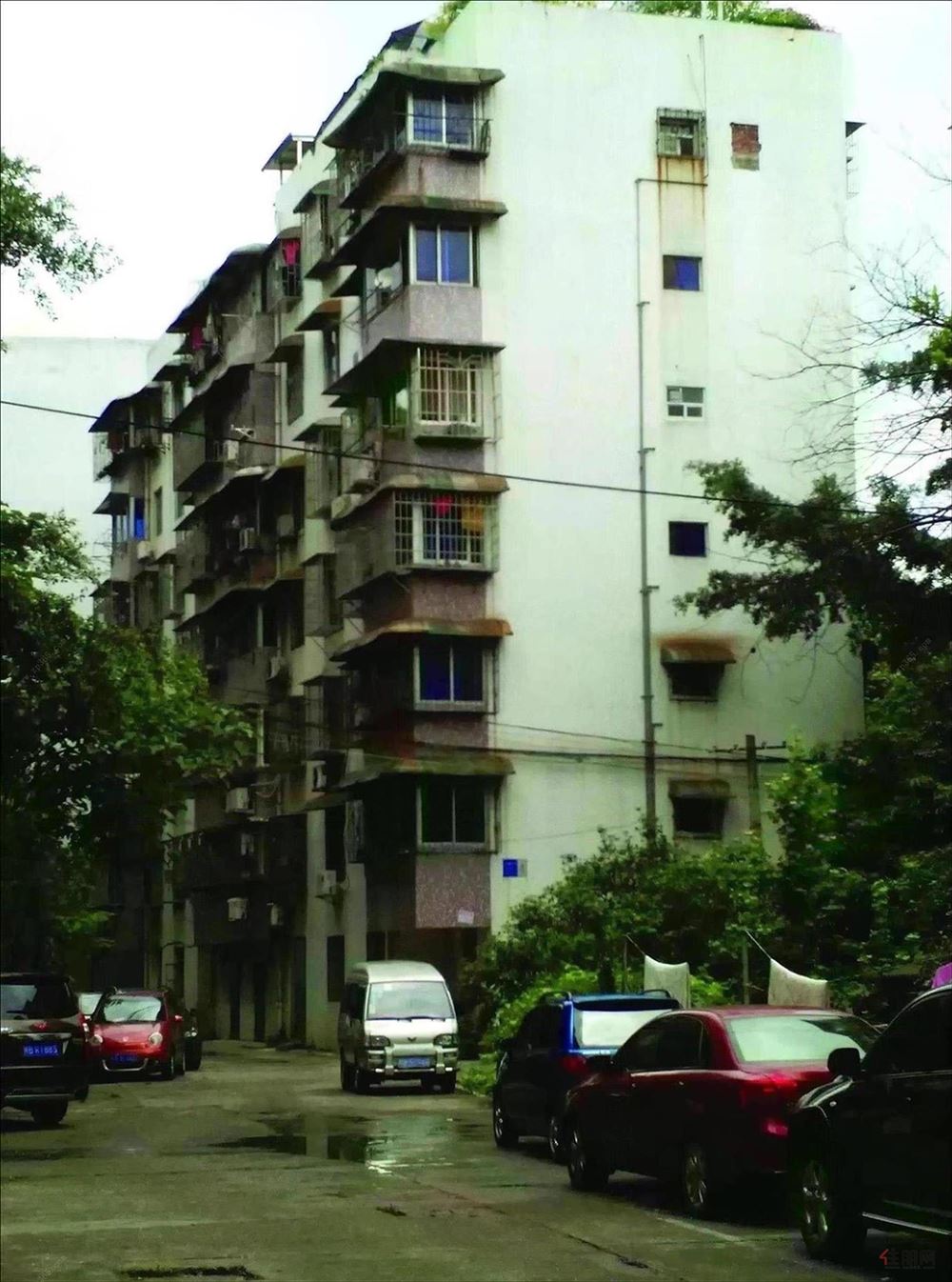 三中路图书馆大院 3室2厅 一年起租