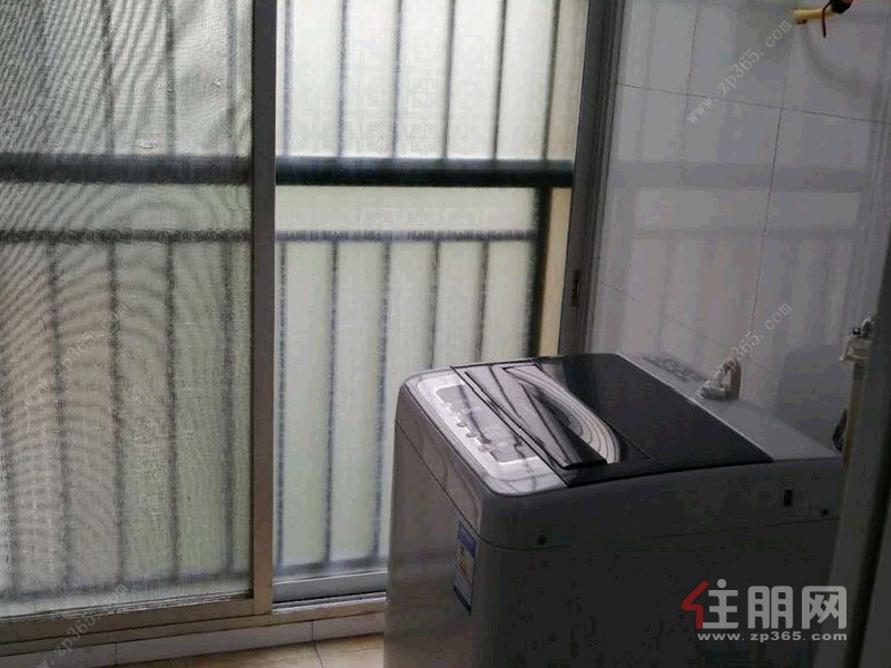 江南区五一路富宁新兴苑3房100平米2300元/月