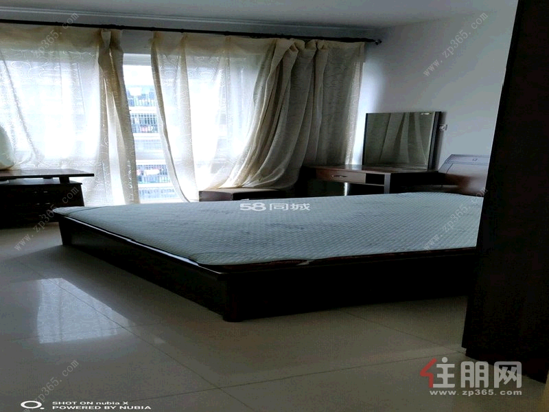 青秀区凤岭北蓝山上城1房48.5平米2200元/月