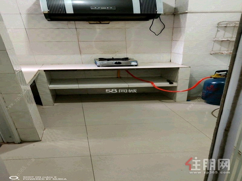 青秀区凤岭北蓝山上城1房48.5平米2200元/月