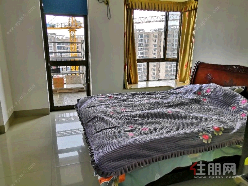 青秀区凤岭南莱茵湖畔3房90平米2900元/月