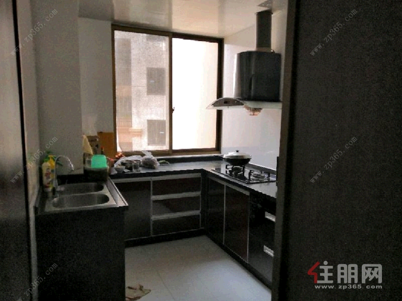 青秀区凤岭南莱茵湖畔3房90平米2900元/月