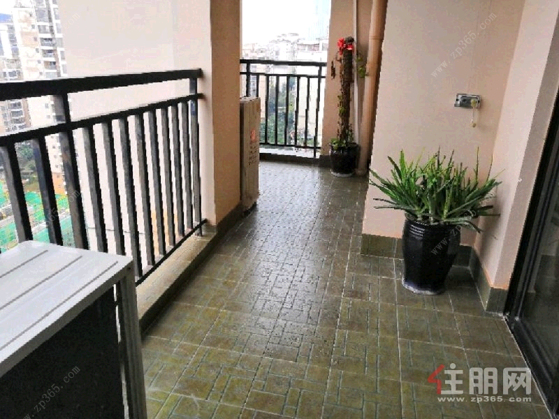 青秀区凤岭南莱茵湖畔3房90平米2900元/月