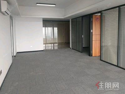 民族大道-青秀区凤岭北财富国际广场3房120平米9600元/月