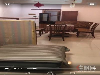 民族大道-青秀区凤岭北财富国际广场3房136平米3800元/月