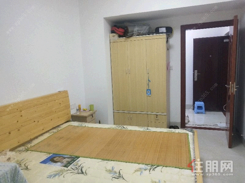 西乡塘区大学路片区江川圣境3房100平米2200元/月