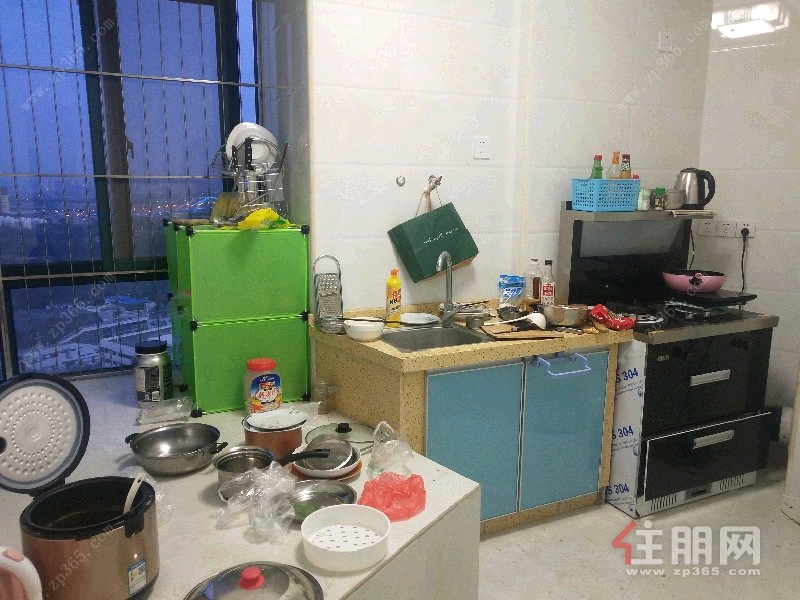 西乡塘区大学路片区江川圣境3房100平米2200元/月