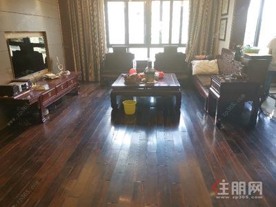 凤岭北-青秀区凤岭北荣和大地5房186平米400万