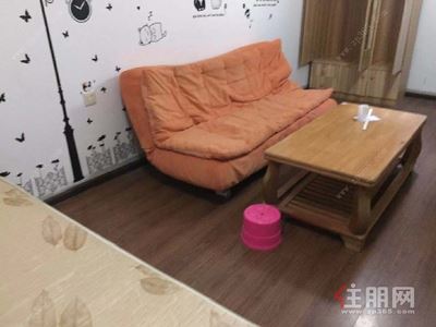 白沙大道，江南区白沙大道金湾花城1房40平米1300元/月