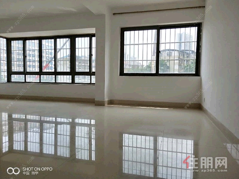 青秀区东葛路东长小区5房156平米3700元/月