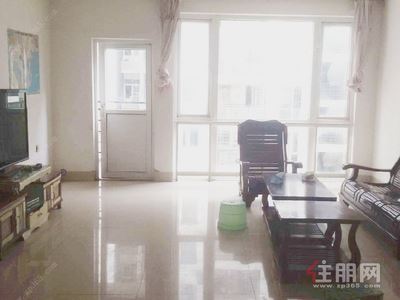 仙葫新区，青秀区仙葫万正假日风景4房162平米2500元/月