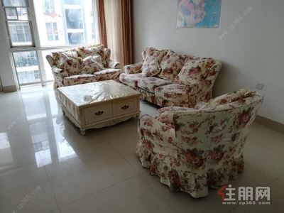 仙葫新区-青秀区仙葫万正假日风景4房165平米2600元/月