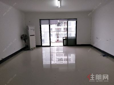 长湖，青秀区东葛路长湖景苑4房176平米4500元/月