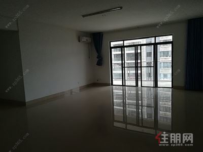 长湖，青秀区东葛路长湖景苑4房180平米5000元/月