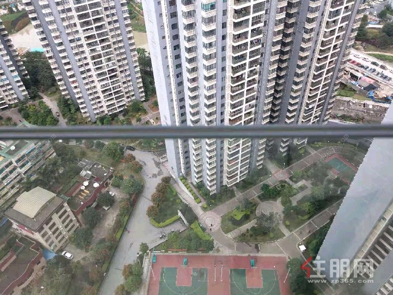 青秀区东葛路长湖景苑5房180平米5800元/月