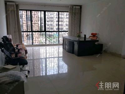 望州路-兴宁区望州路香樟林4房131.75平米155万