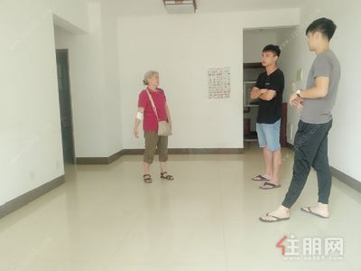 金湖广场，青秀区琅西富桂华庭3房98平米3100元/月