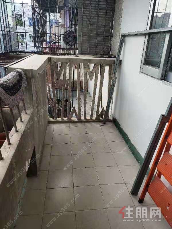 小区配套成熟,交通便利,简单装修,拎包入