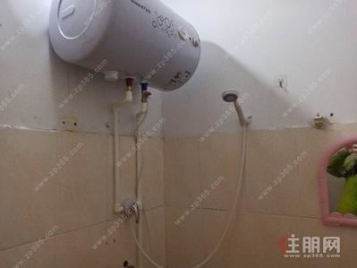 中心区-人才市场急租，两房一厅700元