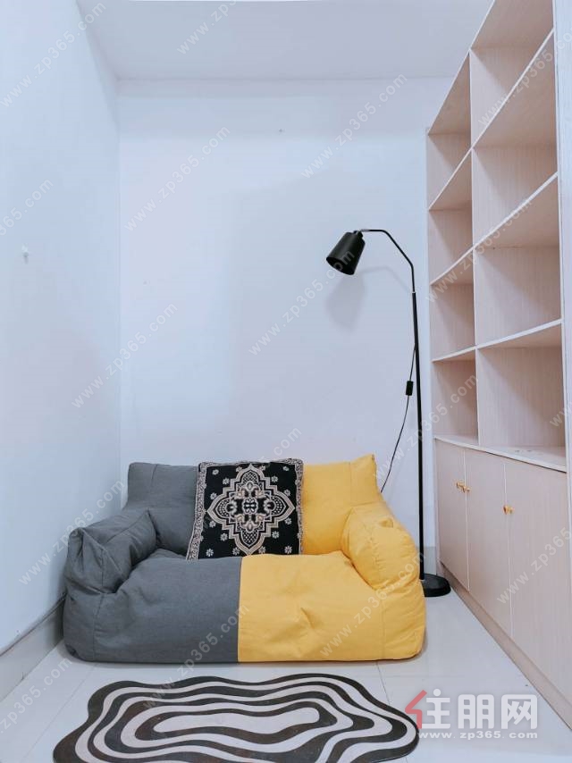 地铁旁靓房出租拎包入住