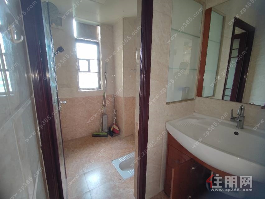 航洋城，地铁口，精装3房 随时可看