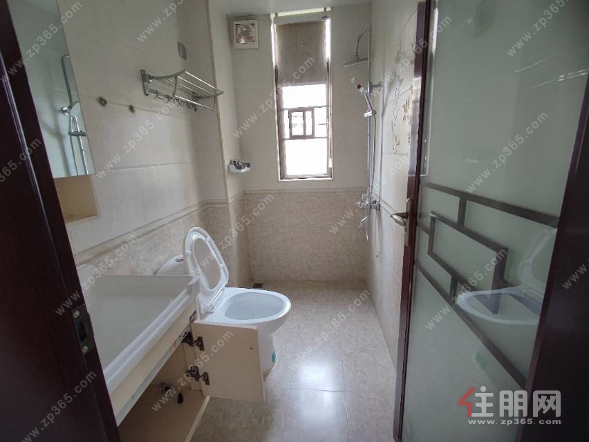 航洋城，地铁口，精装3房 随时可看
