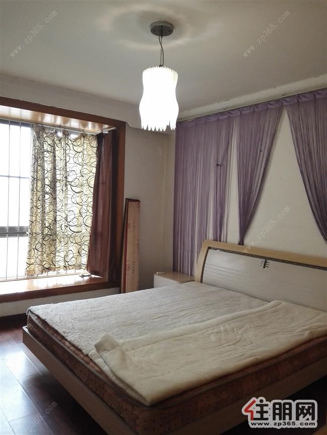 拎包入住地铁口三房