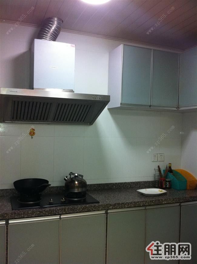 海馨嘉园2室2厅85平米中等装修押二付三(个人)