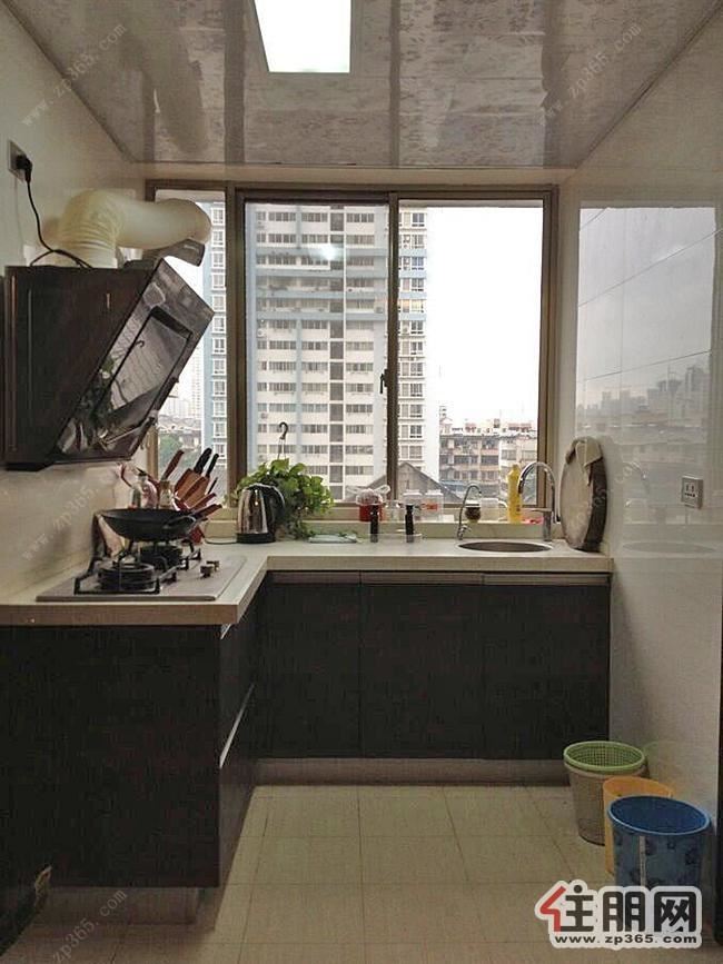 潭中东路医药公司宿舍3室1厅80平米精装