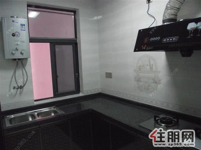 兴怡园两房一厅出租,拎包即可入住。(中介勿扰)