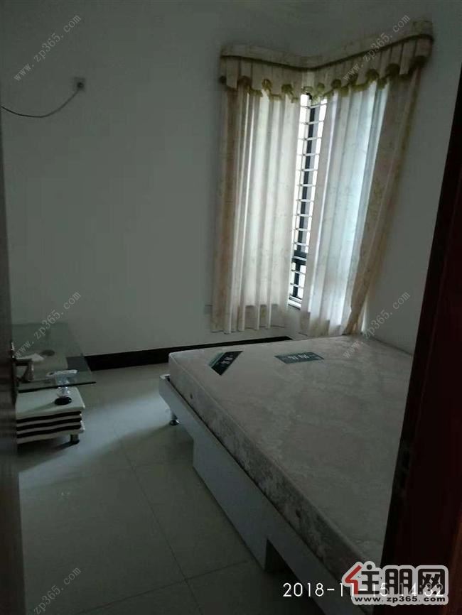 新世纪广场旁大三房家具家电齐全,拎包入住