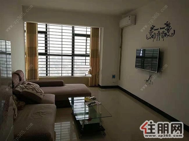 新世纪广场旁,政府办公区域,交通便利