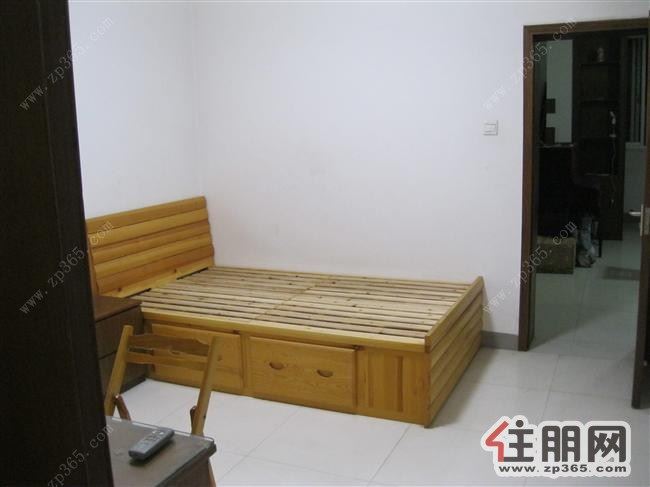 广西大学东校园中区150平米四房两厅出租